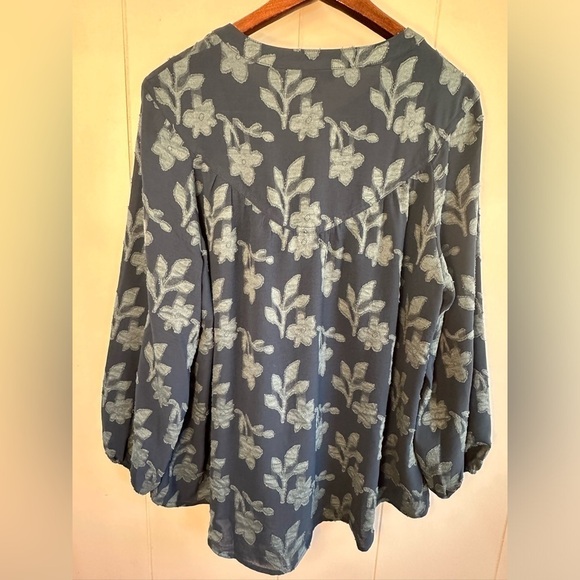 The Pioneer Woman Blue Button Front Women’s Blouse Size Large - Picture 5 of 10